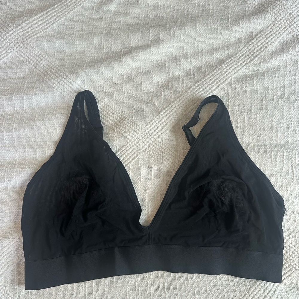 Parade Silky Mesh Black Wireless Bralette